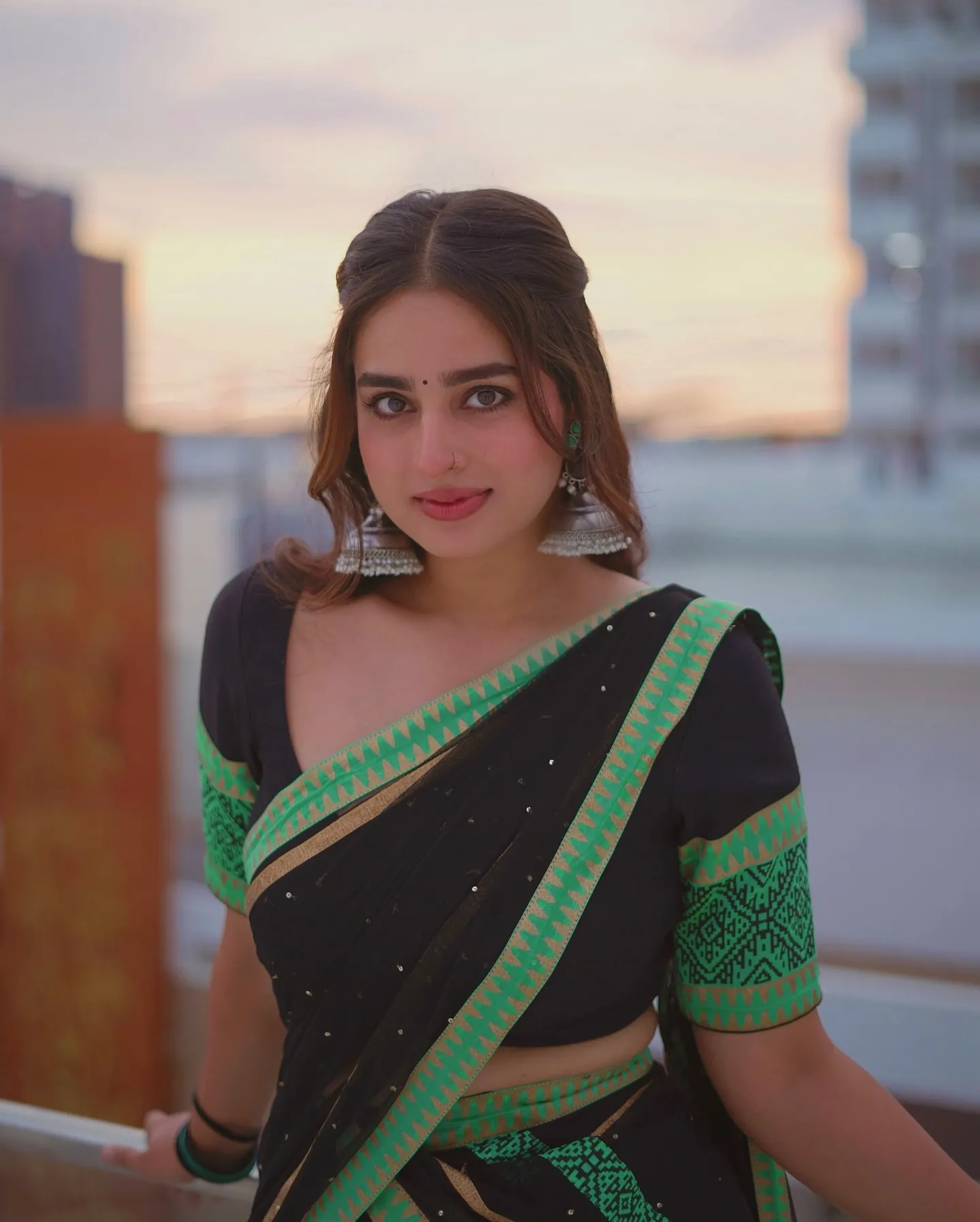 Ayesha Khan - ayesha-khan-sexy-15.webp